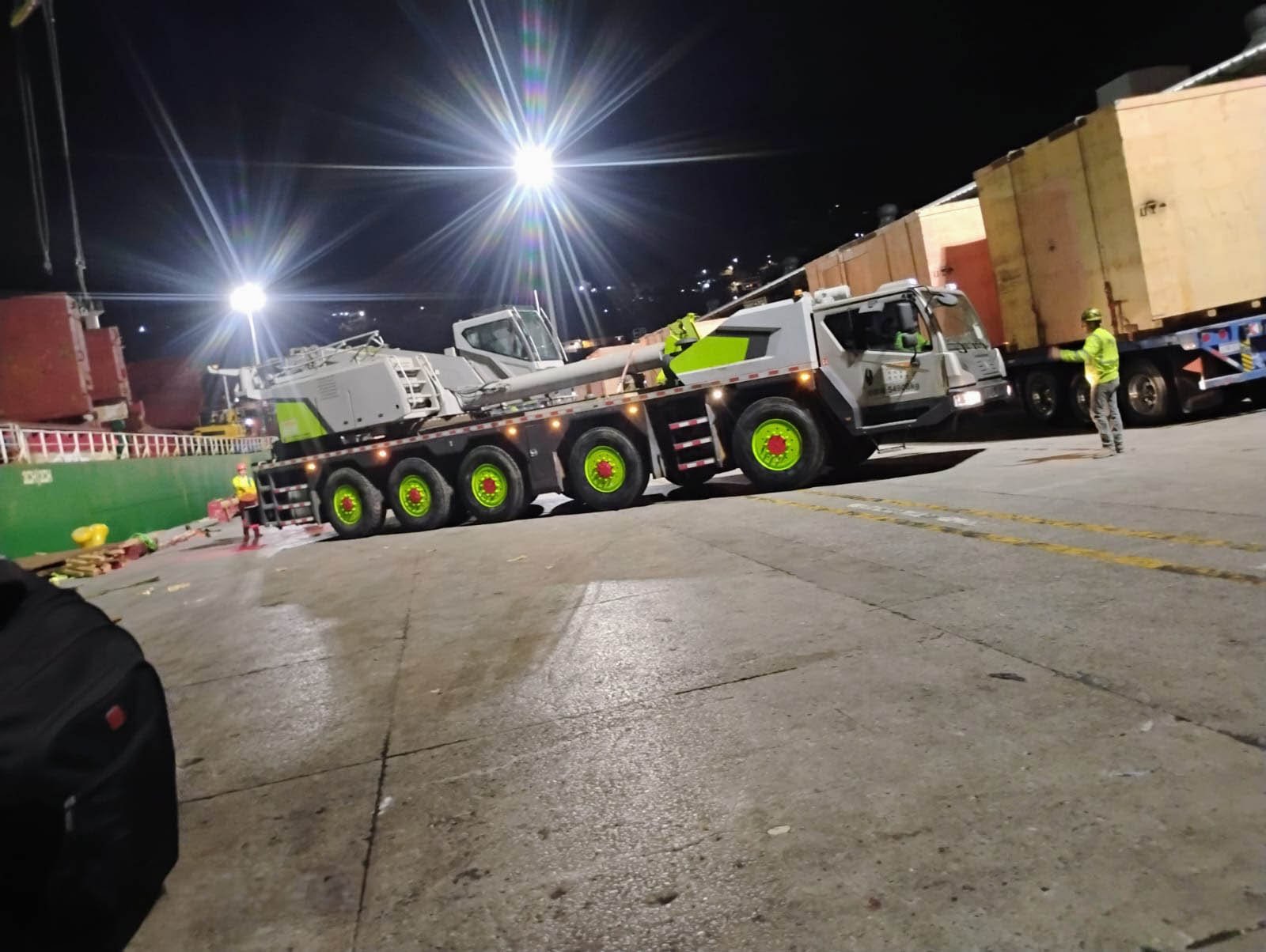 Maniobra nocturna de transporte especializado